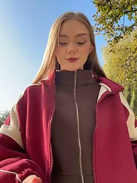 MilaMoone online show from 11-07-25, 11:04