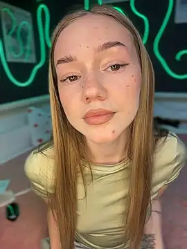 MilaMoone online show from 04-18-26, 11:01