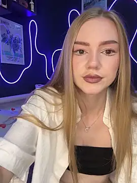 MilaMoone online show from 10-19-25, 09:12