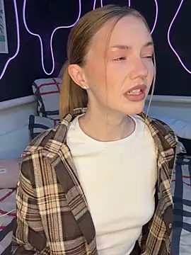 Snapshot of MilaMoone chatting on 02-04-26, 10:54 MilaMoone online show from 02-04-26, 10:54