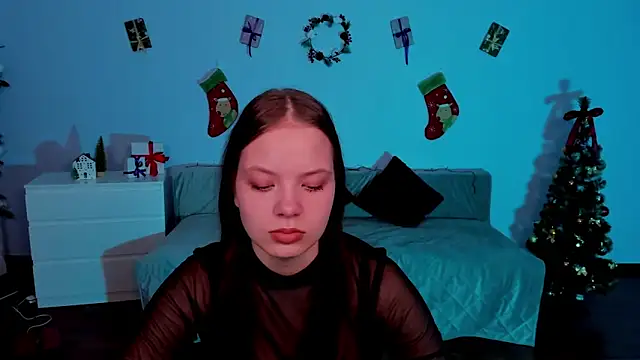 BetsyKiss online show from 12-19-25, 05:10