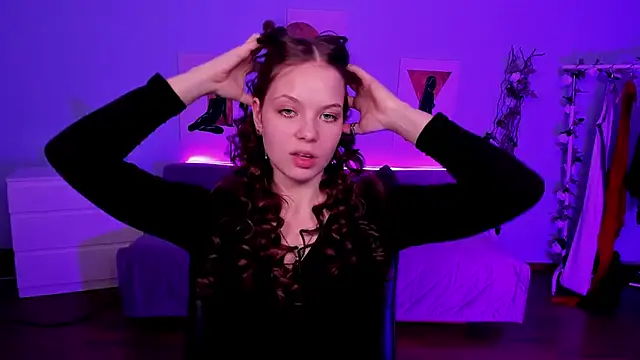 BetsyKiss online show from 04-28-26, 05:06