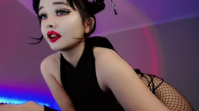 Dazzl1ngFire online show from 10-19-25, 03:04