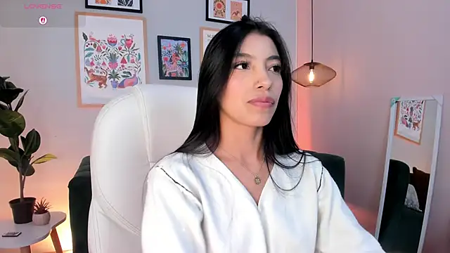 Tiffany Low online show from 06-21-26, 04:57