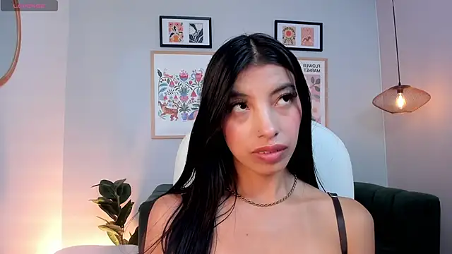 Tiffany Low online show from 04-01-26, 02:25