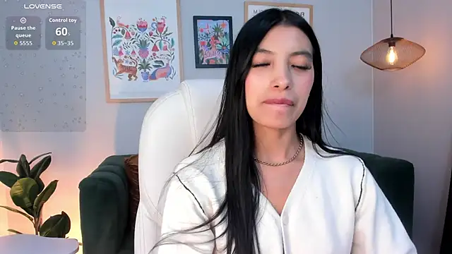 Tiffany Low online show from 04-04-26, 03:51