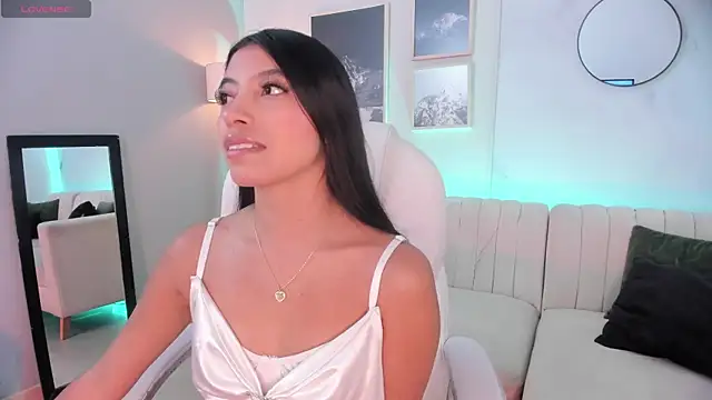 Tiffany Low online show from 11-26-25, 01:00