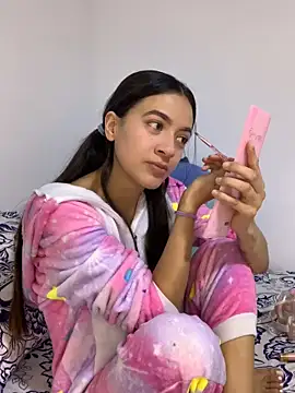 MiQeilaSweet online show from 06-17-26, 03:22