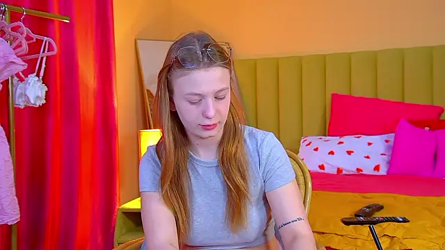 BeatriceBinoche online show from 03-10-26, 06:28