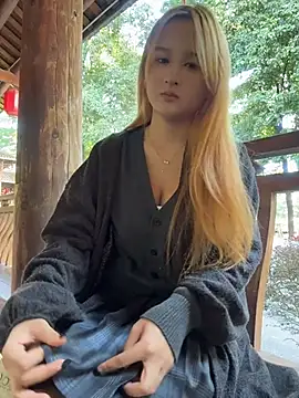 yuki june online show from 11-24-25, 08:14