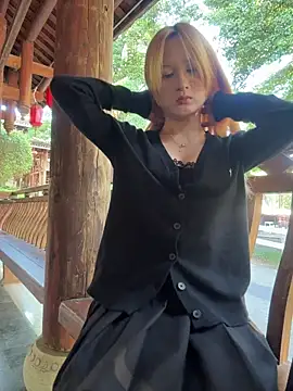 yuki june online show from 11-13-25, 08:51