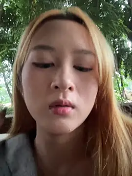 yuki june online show from 11-17-25, 09:35