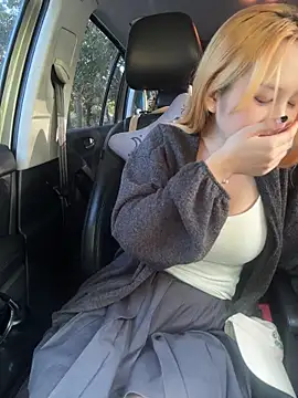 yuki june online show from 11-12-25, 09:02