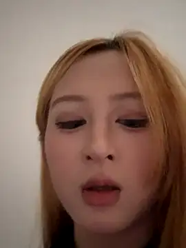 yuki june online show from 09-18-25, 07:11