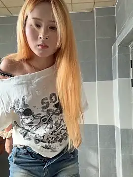 yuki june online show from 09-20-25, 08:19