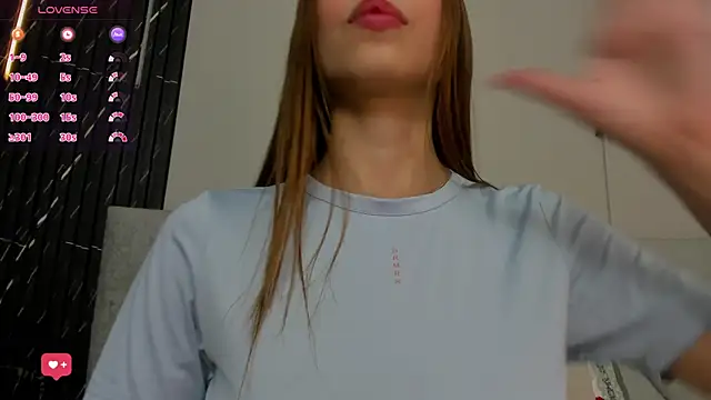 Naomi Rousse online show from 12-17-25, 12:43