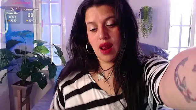 Andrea secret  online show from 10-28-25, 04:17