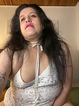 Snapshot of Andrea_secret_ chatting on 06-08-26, 01:33 Andrea secret online show from 06-08-26, 01:33