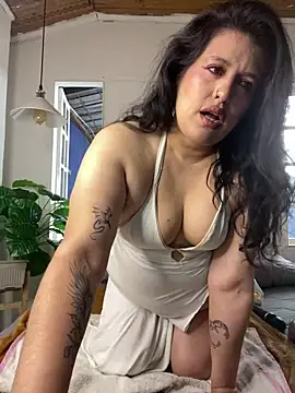 Andrea secret  online show from 05-20-26, 01:52