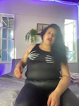 Snapshot of Andrea_secret_ chatting on 06-22-26, 01:41 Andrea secret online show from 06-22-26, 01:41