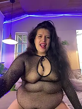Snapshot of Andrea_secret_ chatting on 06-24-26, 01:53 Andrea secret online show from 06-24-26, 01:53