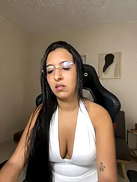 Snapshot of Valerygomez02 chatting on 10-28-25, 07:13 Valerygomez02 online show from 10-28-25, 07:13