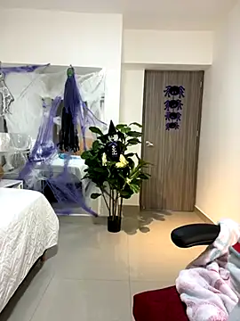 EMILIIA RICHTER   online show from 10-19-25, 11:13