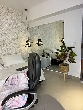 EMILIIA RICHTER   online show from 11-09-25, 12:09