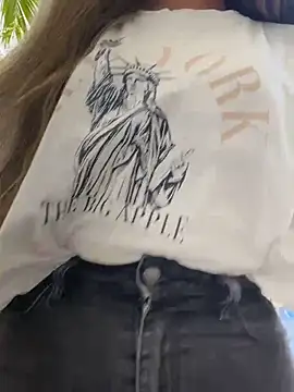 EMILIIA RICHTER   online show from 10-18-25, 07:38