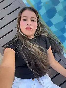 EMILIIA RICHTER   online show from 01-10-26, 06:25