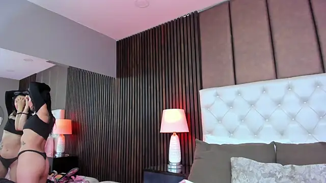 Snapshot of SamyySwet chatting on 11-23-25, 01:04 SamyySwet online show from 11-23-25, 01:04