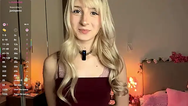 FridaAaberg online show from 12-18-25, 07:24