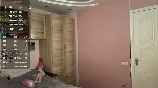 FridaAaberg online show from 11-24-25, 07:52