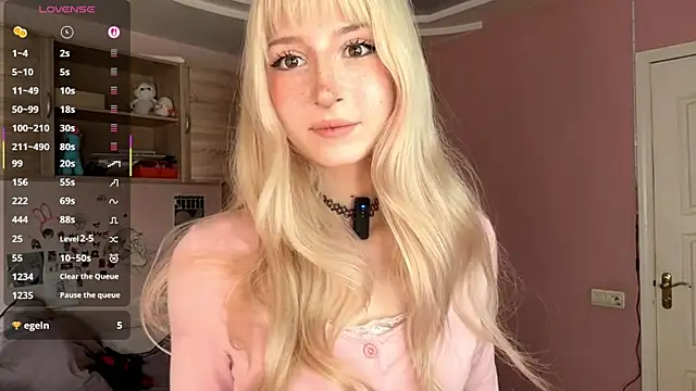 FridaAaberg online show from 11-26-25, 07:41