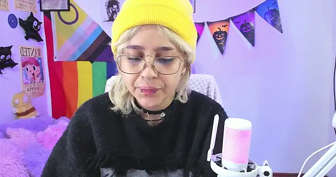 NekoWaifu online show from 10-25-25, 01:12