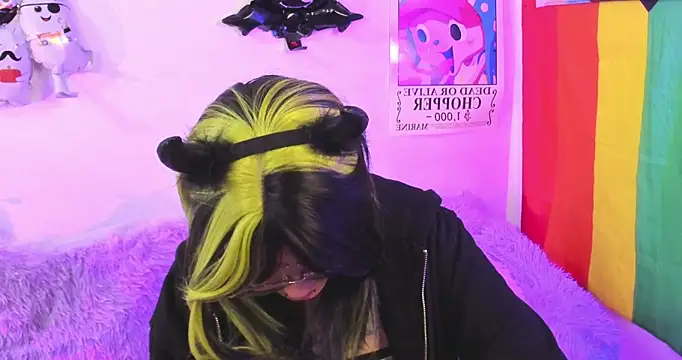 NekoWaifu online show from 10-29-25, 01:21