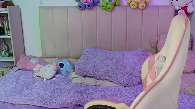 NekoWaifu online show from 07-24-26, 03:19