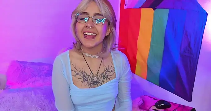 NekoWaifu online show from 09-26-25, 12:23