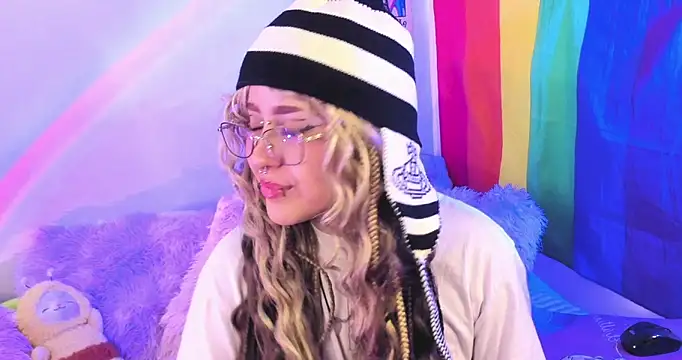 NekoWaifu online show from 11-24-25, 01:22