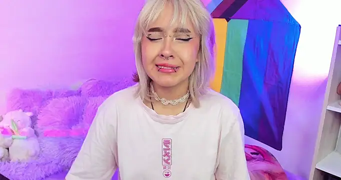 NekoWaifu online show from 09-25-25, 12:11