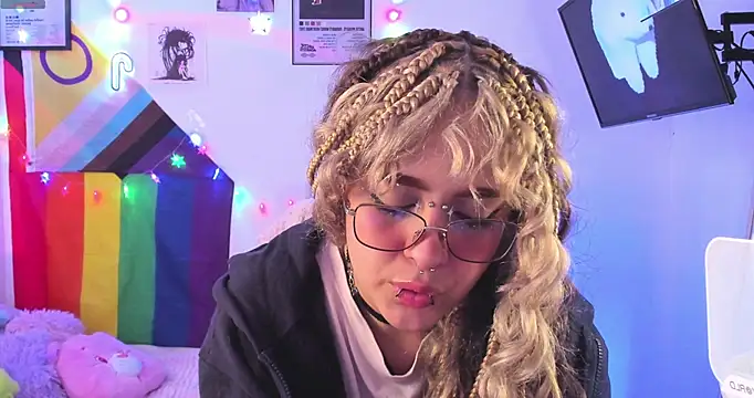 NekoWaifu online show from 11-29-25, 01:11