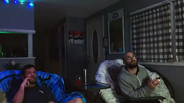 Snapshot of versatilevortex chatting on 10-10-25, 12:11 versatilevortex online show from 10-10-25, 12:11