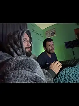 Snapshot of versatilevortex chatting on 11-21-25, 04:00 versatilevortex online show from 11-21-25, 04:00