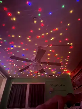 Snapshot of versatilevortex chatting on 10-30-25, 03:05 versatilevortex online show from 10-30-25, 03:05