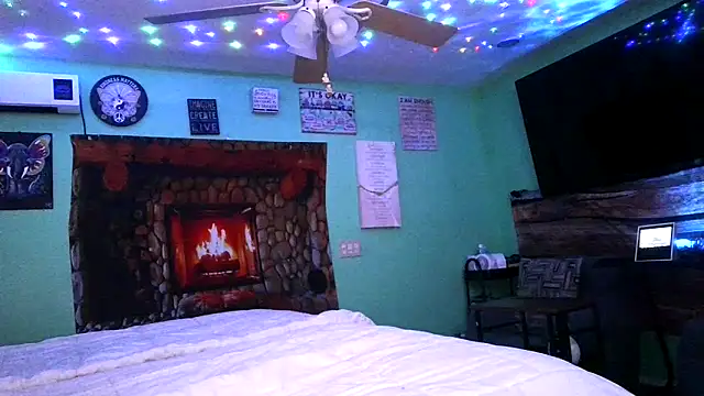 Snapshot of versatilevortex chatting on 11-07-25, 02:38 versatilevortex online show from 11-07-25, 02:38