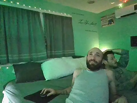 Snapshot of versatilevortex chatting on 11-17-25, 05:33 versatilevortex online show from 11-17-25, 05:33