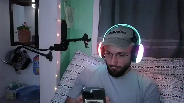 Snapshot of versatilevortex chatting on 11-24-25, 10:04 versatilevortex online show from 11-24-25, 10:04