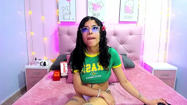 Issaa Tyler online show from 12-16-25, 06:34