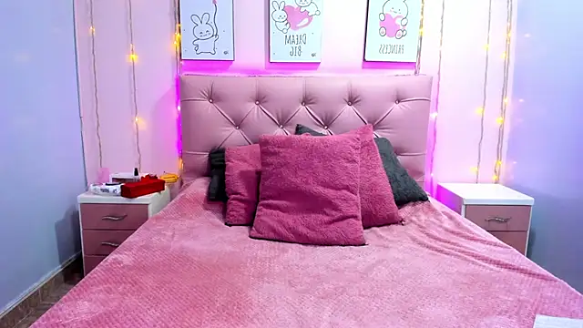 Issaa Tyler online show from 12-17-25, 06:35