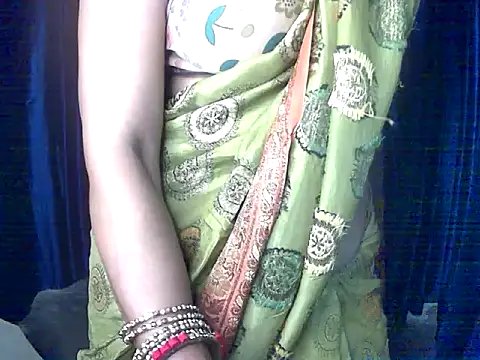 Snapshot of Sangeetha5 chatting on 09-17-25, 05:48 Sangeetha5 online show from 09-17-25, 05:48